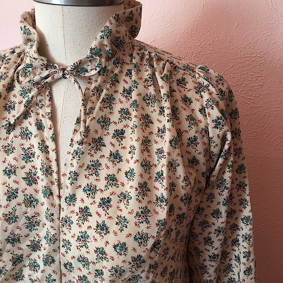 Vintage Tops - Vintage 1970 Peasant Blouse Ruffle Tie Collar